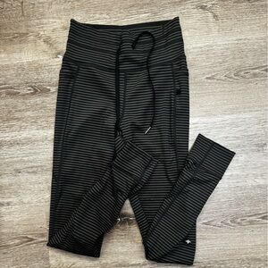 Halara High Waisted Drawstring Striped Yoga Leggings with Pockets size small